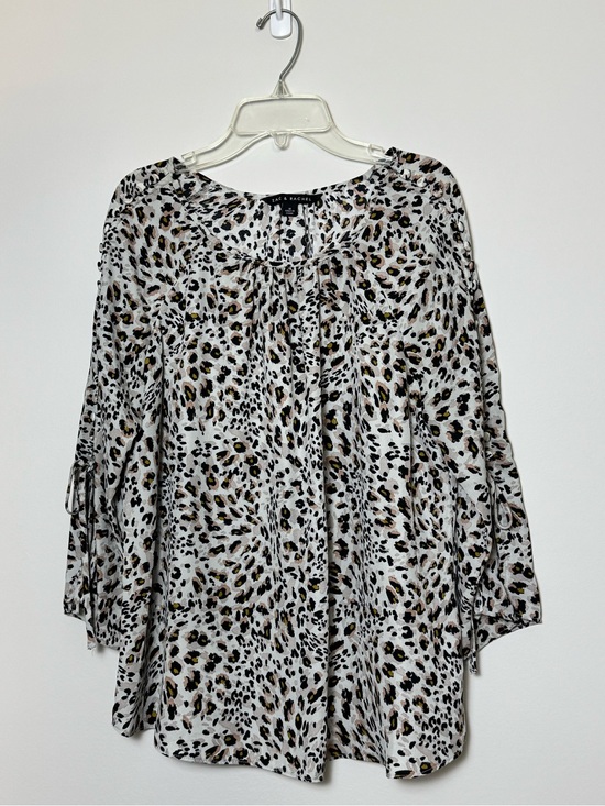 Zac & Rachel Tops - Zac & Rachel Leopard Print Tunic Size M Buttons and Bow on Sleeve